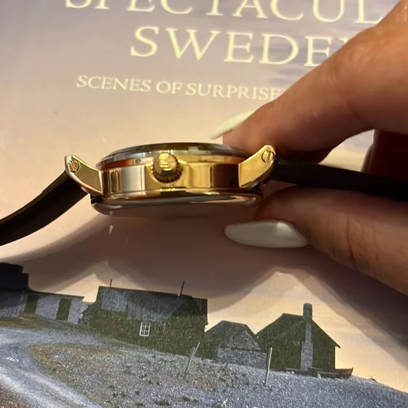 Rose Gold and brown automatic watch
Box included - Picture 7 of 10